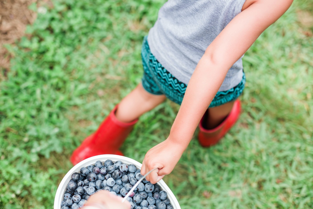 3 Ways to Teach Your Kids to be Servant-Hearted