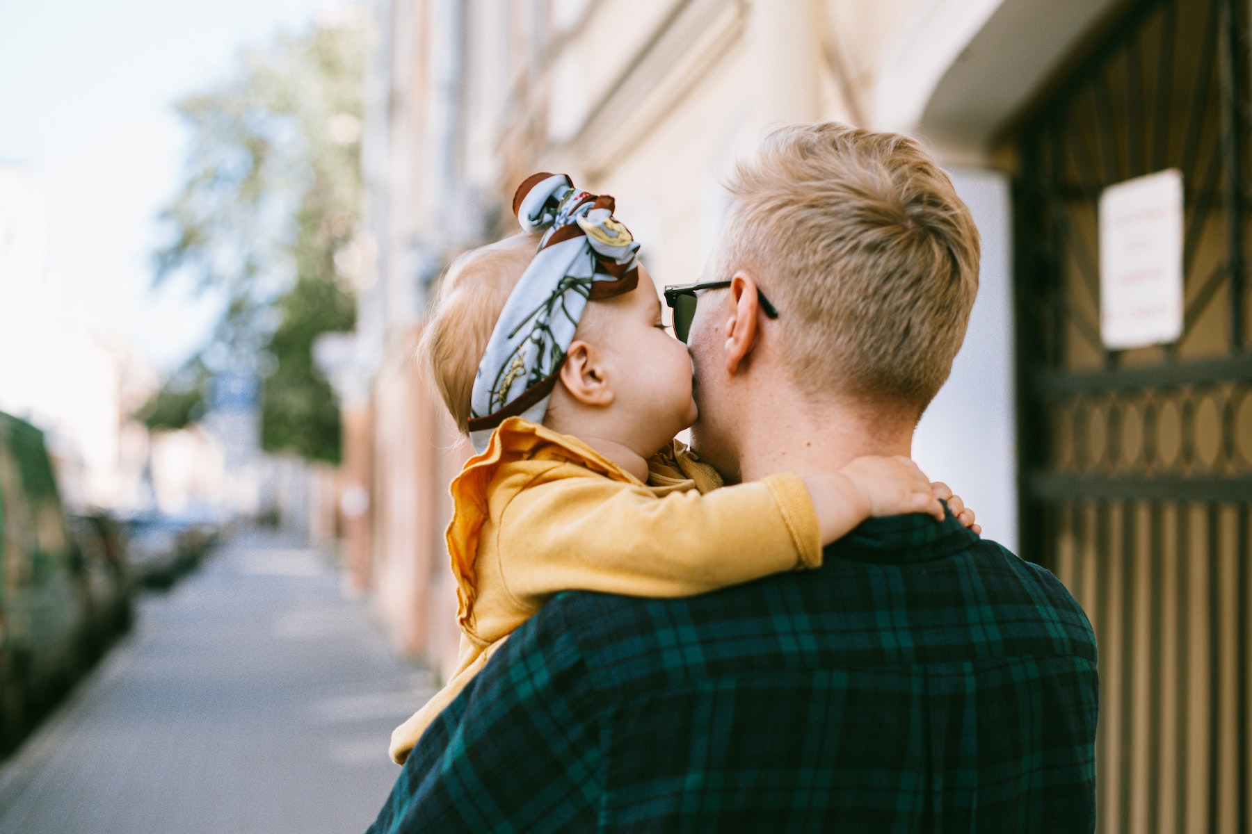 How New Dads Can Foster a Healthy Image of Beauty in Their Daughters | Parent Cue Blog