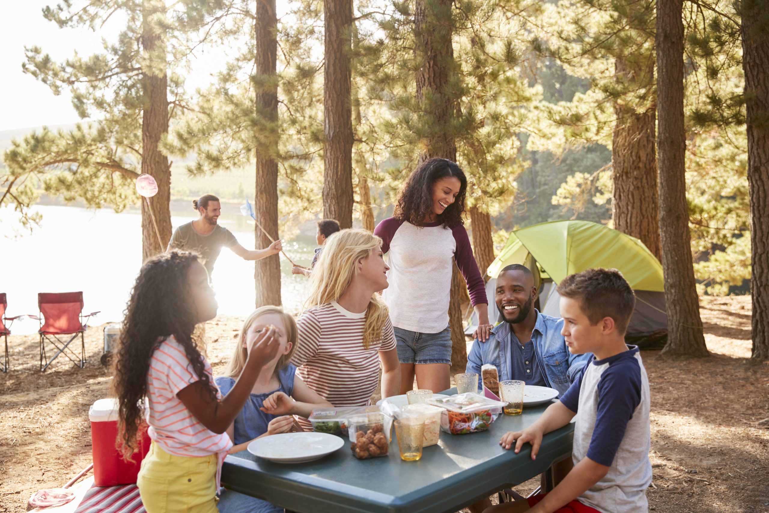 5 Ways to Connect With Other Parents This Summer | Parent Cue Blog