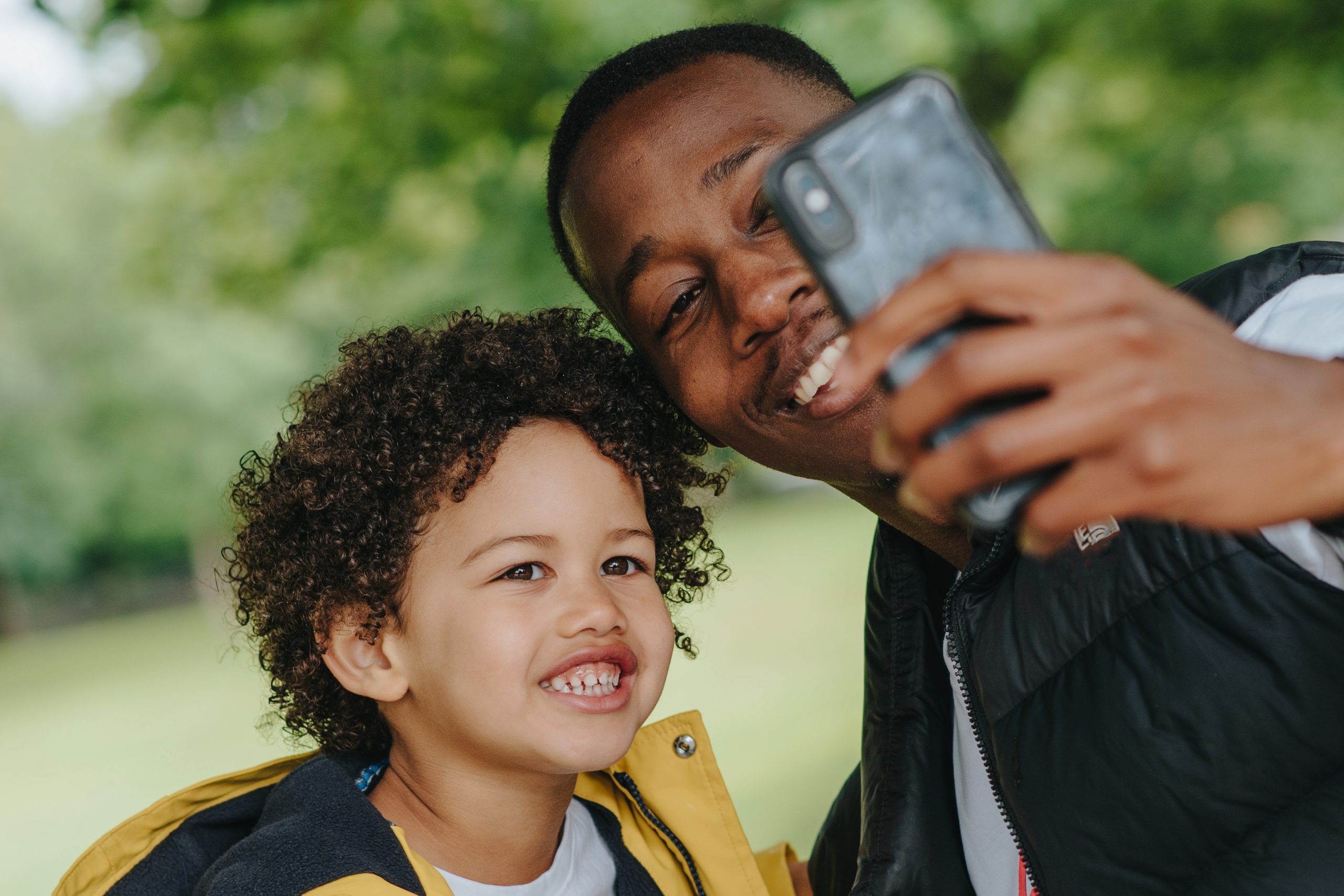 Safety Tips for Sharing Your Kids' Photos Online | Parent Cue Blog