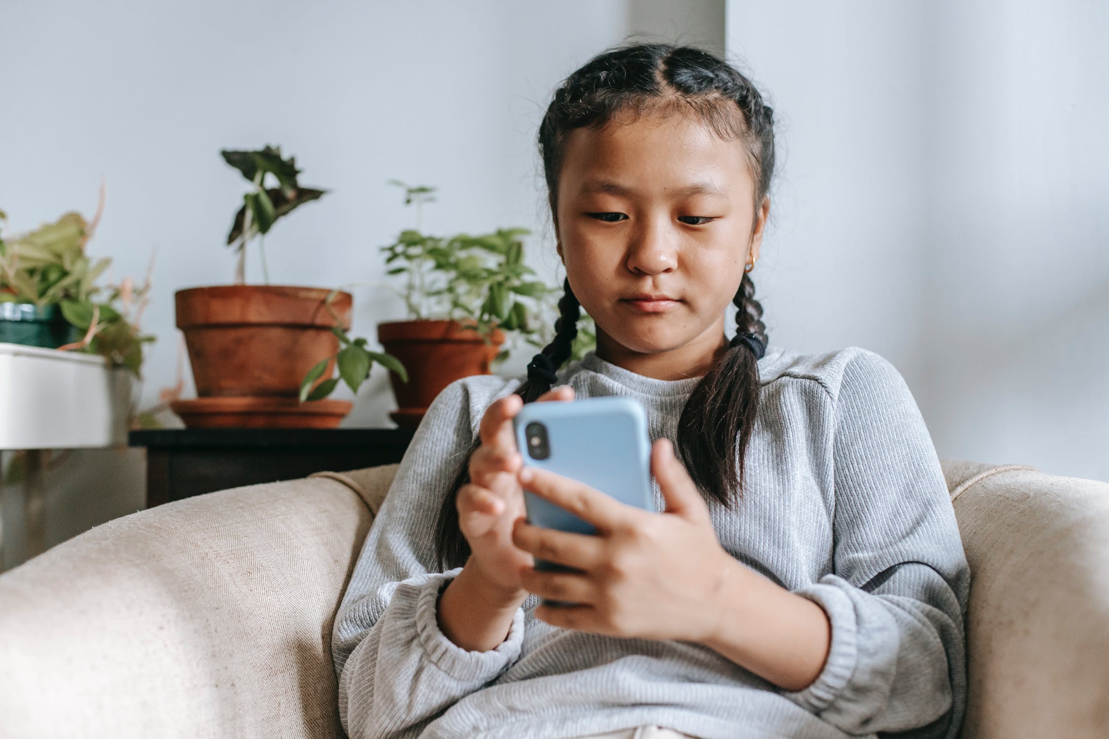 Five Boundaries to Put in Place for Your Kids’ New Technology | Parent Cue Blog